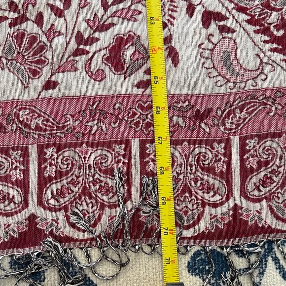 Elegant Paisley Scarf Set - Red and Blue - Picture 9 of 12